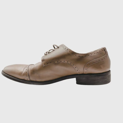 Shoe Steamer refresh cycle gently restoring footwear using steam and airflow for everyday care